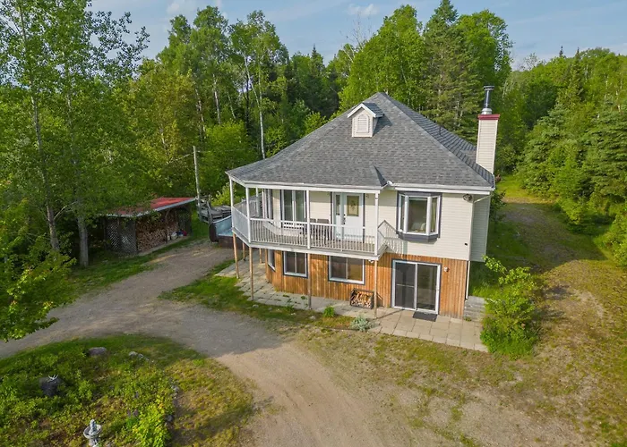 Spacious Cottage In Forest With Spa