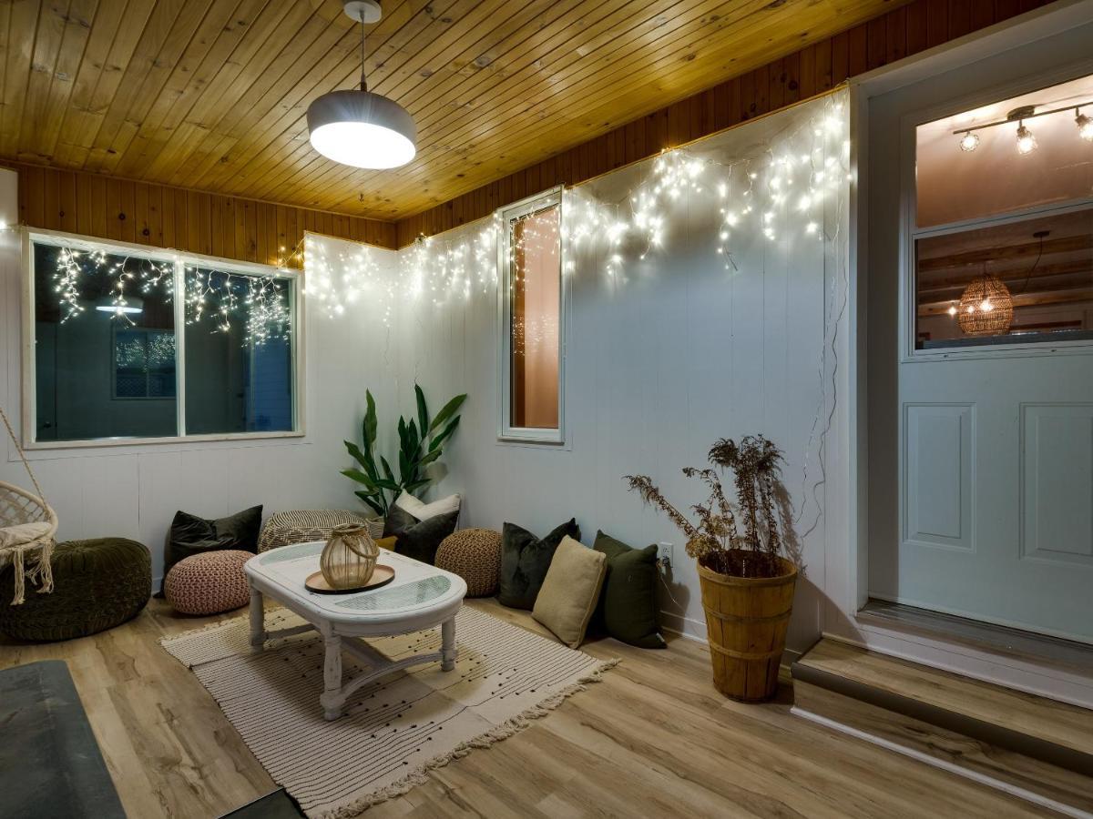 Spacious In Forest With * La Macaza