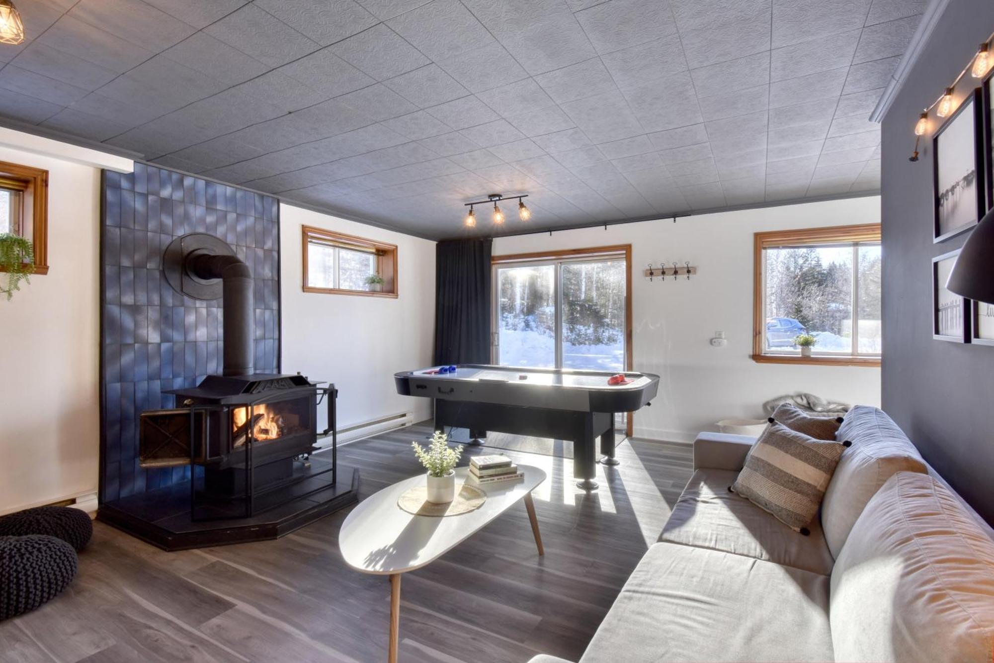 Spacious In Forest With La Macaza