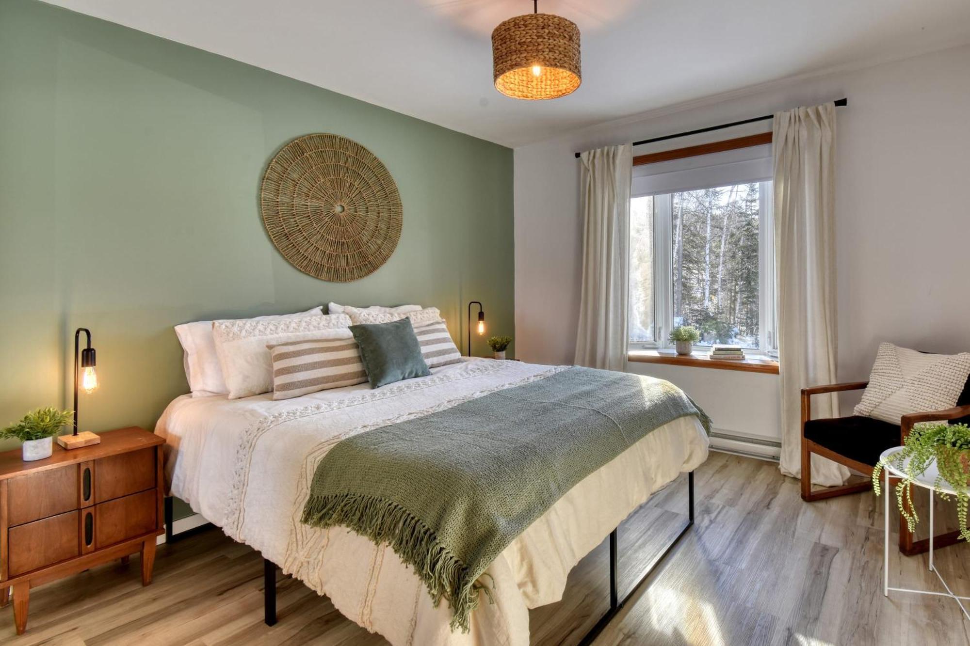 Spacious In Forest With * La Macaza