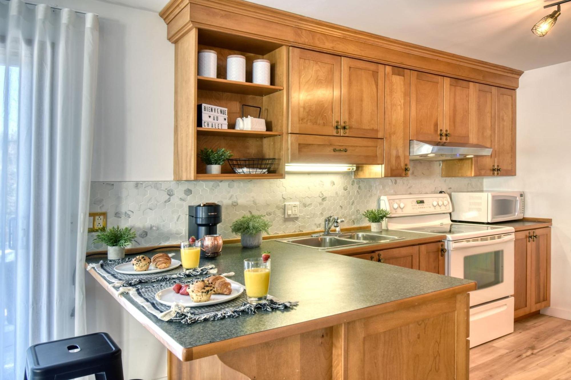 Spacious In Forest With * La Macaza