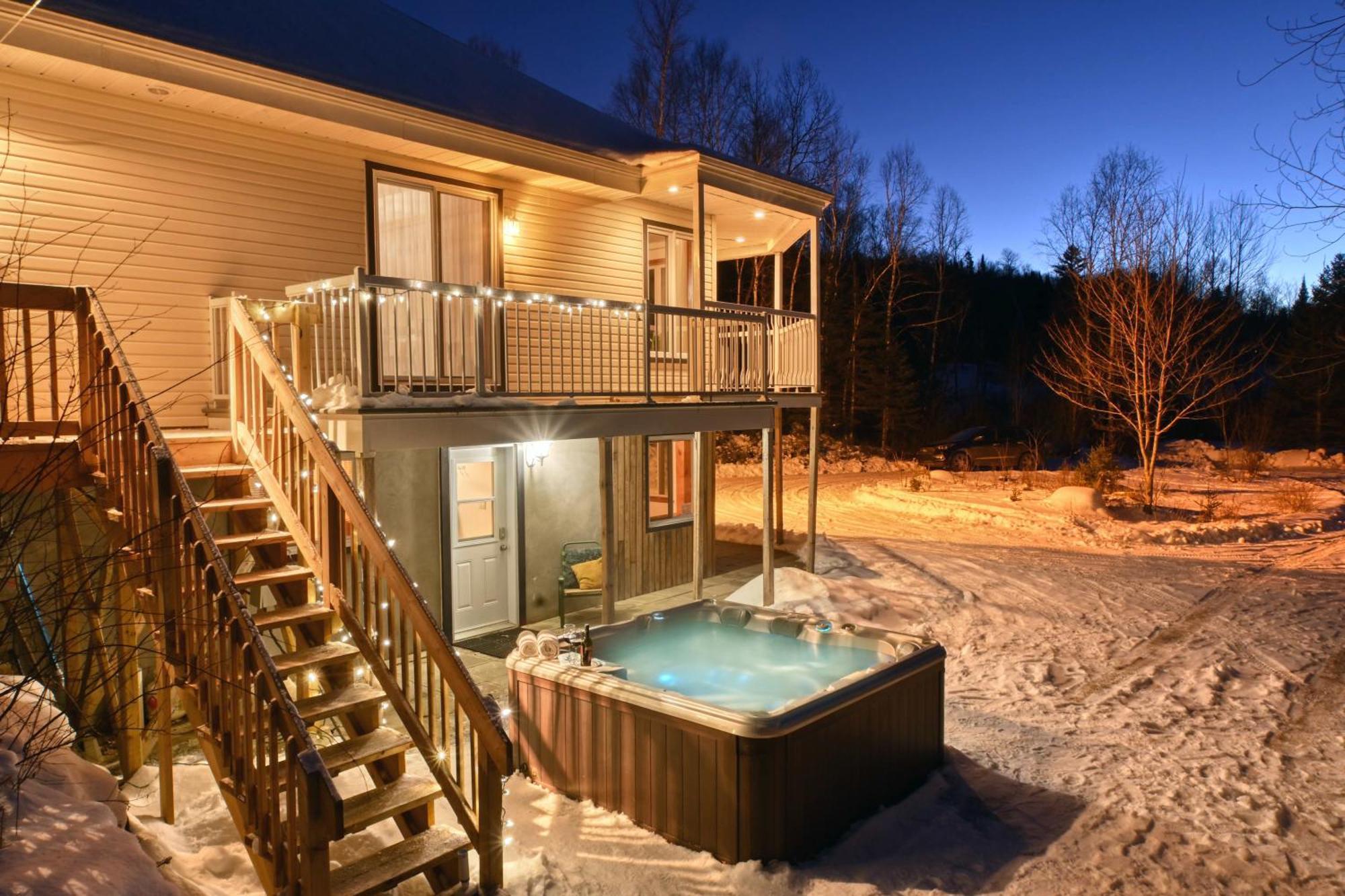 Spacious In Forest With * La Macaza
