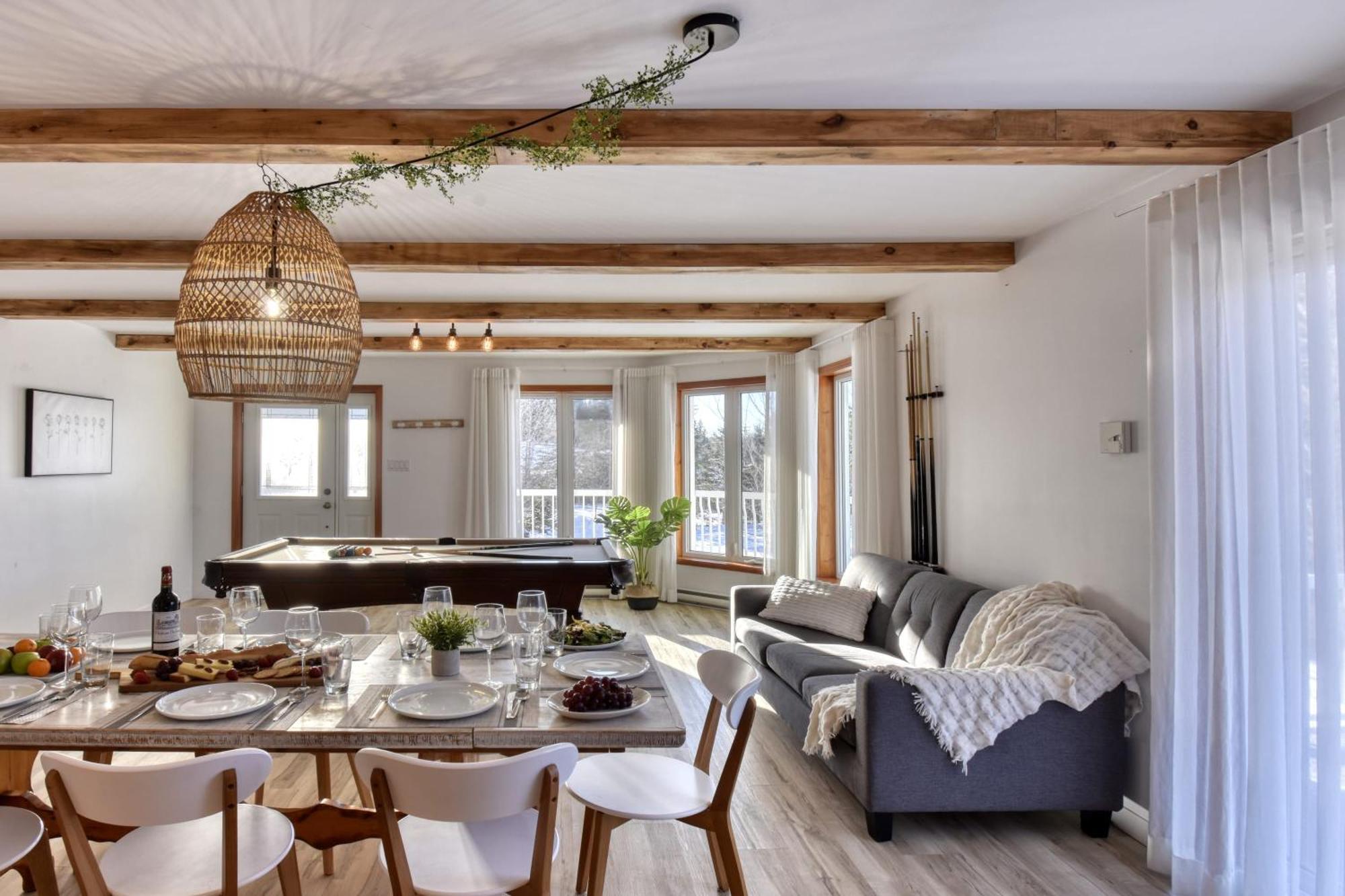 Spacious In Forest With La Macaza